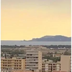 Hébergement de vacances Petite Maison De Village Vue, Hyères
